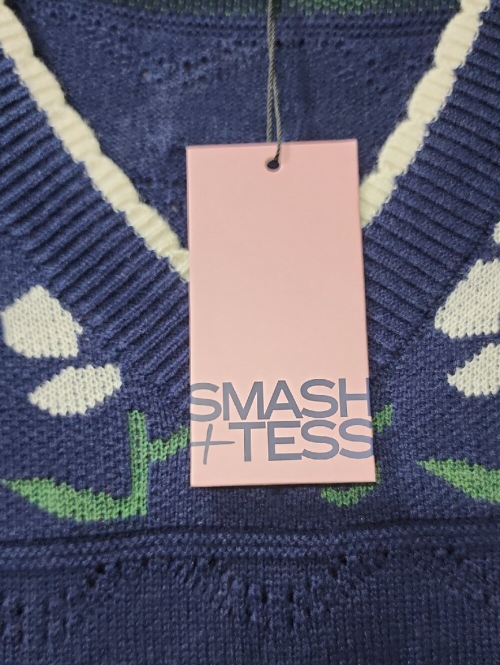 Smash + Tess Navy Floral V-Neck Short Sleeve Knit Top with White Trim - Picture 2 of 5